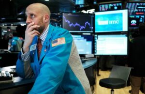 Stocks, Futures Drop on Ukraine Shock; Oil Rallies